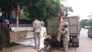 Langgar Perda, Sat Pol PP Tertibkan PKL Marak di Jalan Protokol