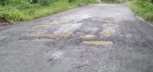 Belum Genap 2 Bulan selesai dikerjakan, Jalan Sukarami-Dawas di Muba telah mengalami Kerusakan