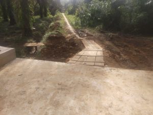 Tak Kunjung Di Bangun, Akhirnya Warga Swadaya bangun Jalan Penghubung di Muba