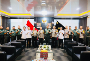 Kunjungan Tak Terduga! Kapolda Sumsel dan Danrem 044 Siap Kerja Sama untuk Keamanan!