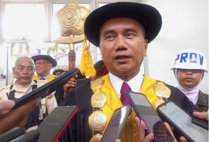 Wisuda Unsri ke-174 : Rektor Tegaskan Pentingnya Menjaga Nama Baik Almamater!