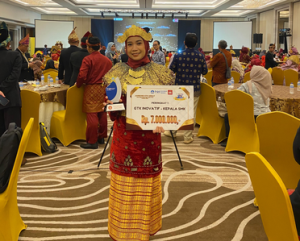 Luar Biasa! Kepala Sekolah SMK Muhammadiyah 3 Palembang Raih Juara Berkat Inovasi Berbasis AI