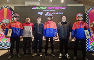 JNE, EIGER, dan Cargloss Bersatu! Jaket dan Helm Baru Kurir JNE Bikin Bangga