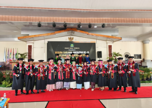 Wisuda IAIQ Al Ittifaqiah : 12 Penghafal 30 Juz Raih Beasiswa Istimewa!
