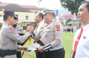 Kapolda Sumsel Beri Penghargaan ke 163 Personel Berprestasi, Apresiasi Dedikasi di Bulan Ramadhan!
