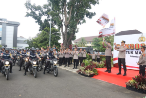 Polri Bukan Sekadar Penjaga Keamanan! Polda Sumsel Bagikan 1.000 Paket Sembako ke Warga Palembang