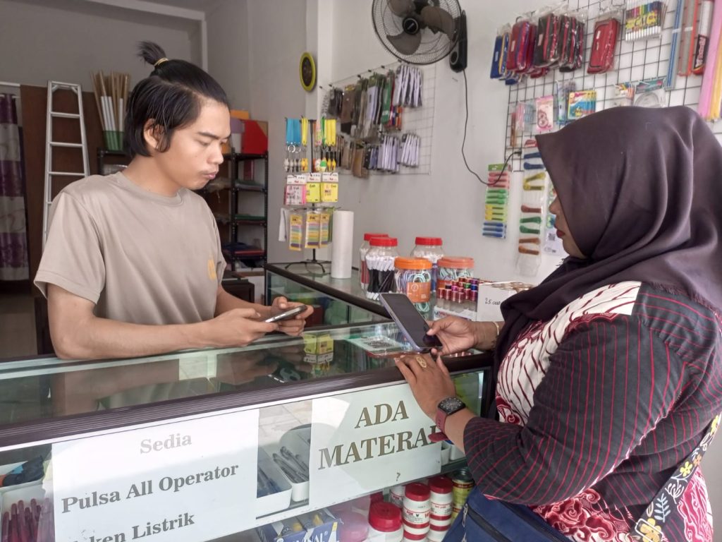 Booming QRIS di Sumsel! Transaksi Digital Melejit hingga Pelosok Desa