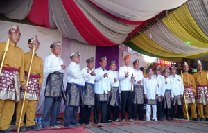 Bupati PALI Diberi Gelar “Raja Muda Wira Mandala” di Sedekah Dusun Abab, Ini Maknanya!