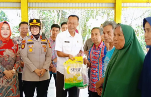 Sekda Prabumulih Resmikan Pasar Murah, Warga Antusias Borong Sembako Subsidi