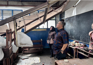 Baru Seminggu Menjabat, Kadisdik Palembang Langsung Sidak Sekolah Atap Roboh