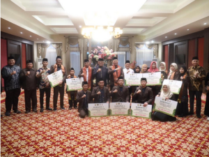 Bangga! Kafilah Sumsel Raih Juara 3 Nasional di STQH XXVIII Kendari, Disambut Haru di Bandara SMB II!