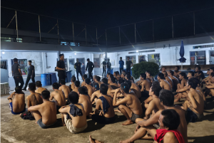 Deteksi Dini! Kepala Rutan Palembang Pimpin Langsung Penggeledahan Blok Warga Binaan