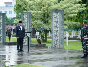 Momen Haru di Taman Makam Pahlawan Siguntang, Herman Deru : “Mereka Berkorban, Kini Giliran Kita Mengabdi!”