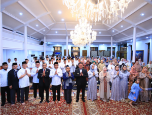 Ustadz Maulana Isi Pengajian di Griya Agung, Herman Deru : “Integritas Dimulai dari Akhlak Rasulullah”