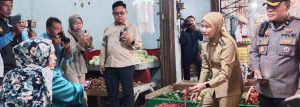 Jelang Nataru 2025, Pemkab Lahat Sidak Pasar : Harga Cabai Turun, Stok Beras Aman