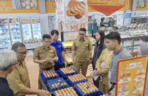 Telur Wajib NKV! Negara Hadir Jaga Pangan Aman dari Kandang hingga Kios