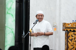 Safari Ramadan Penuh Haru, Herman Deru Ajak Jamaah Doakan Alex Noerdin di Makodam II Sriwijaya