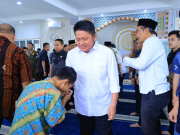 Gubernur Herman Deru Sholat Jumat di Masjid Al-Hayza, Perkuat Spiritualitas dan Kebersamaan ASN