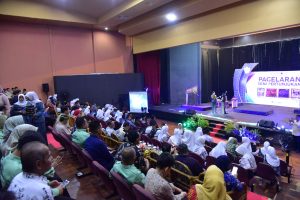 Kisah Hidup Wako Ratu Dewa Pukau Penonton dalam Drama Musikal “Nyanyian Anak dari Desa”