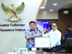 Herman Deru Terima Sertifikat HPL Tanjung Carat, Dorong Percepatan Pelabuhan