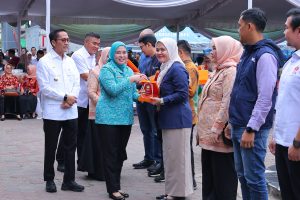 Hari ke-14 Ramadhan, Ratu Dewa Buka Bazar Murah di Setda Palembang