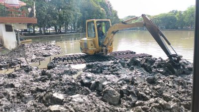 11 Titik Banjir Palembang Jadi Prioritas, PU PR Lembur Siang Malam Atasi Genangan
