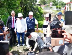 Andie Dinialdie Kawal Langsung Pembangunan Jembatan Air Lawai B, Target Rampung 180 Hari