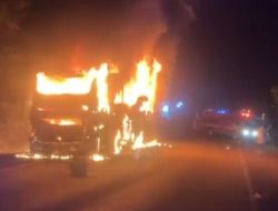 Bus PO Palala Jurusan Jakarta–Padang Terbakar di Jalintim Muba, 38 Penumpang Selamat