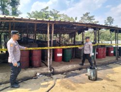 Berantas Illegal Refinery, Polsek Sanga Desa Bongkar Tiga Lokasi Penyulingan Minyak Ilegal