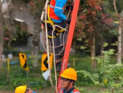 Di Balik Semarak Kemerdekaan RI, Petugas PLN UID S2JB Siaga Jaga Listrik Tetap Andal