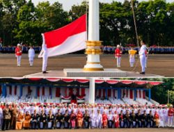 Merah Putih Berkibar di Lapangan Seganti Setungguan, Bursah Zarnubi Pimpin Upacara HUT RI ke-81